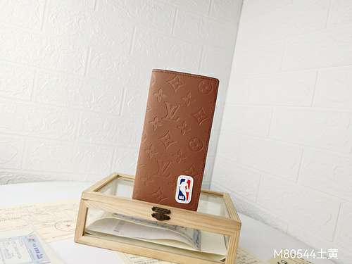 Picture of LV Wallets _SKUfw137450194fw